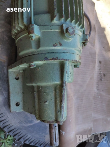 редуктор, снимка 2 - Електродвигатели - 53622870