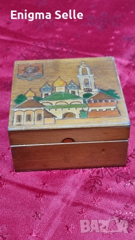 Руска дървена резбована кутия за дрънкулки „Берьозка“, ръчно рисувана, снимка 2 - Антикварни и старинни предмети - 52775717