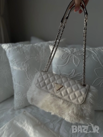 Оригинална чанта Guess
