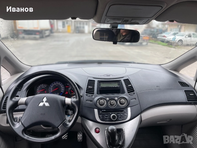 Мицубиши Грандис 2.4 Бензин, снимка 9 - Автомобили и джипове - 52532497