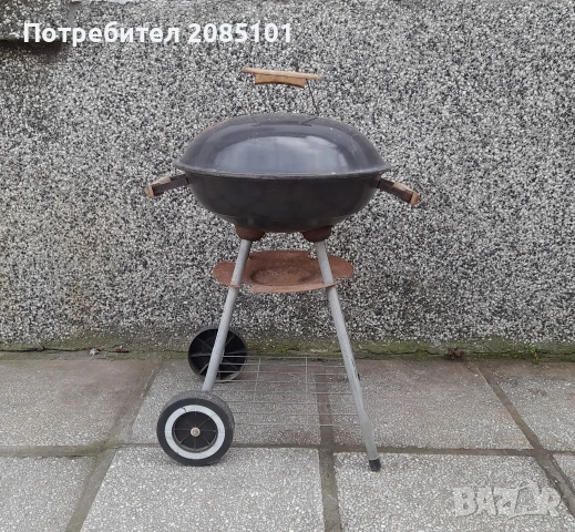 Барбекю на въглища с капак