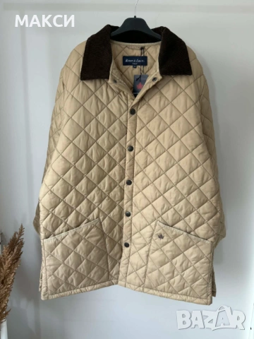 Чудесно топло олекотено ватирано дълго яке с джобове, капси, мини странични цепки и ефектна яка в бе, снимка 3 - Якета - 53580095