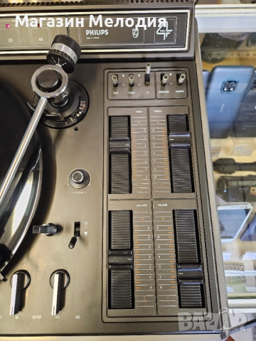 Грамофон Philips 574 Type - 22 AF 574/00 В отлично техническо и визуално състояние. Има вграден усил, снимка 7 - Грамофони - 52638817