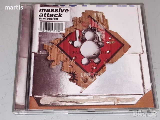 Massive Attack CD , снимка 2 - CD дискове - 45470053
