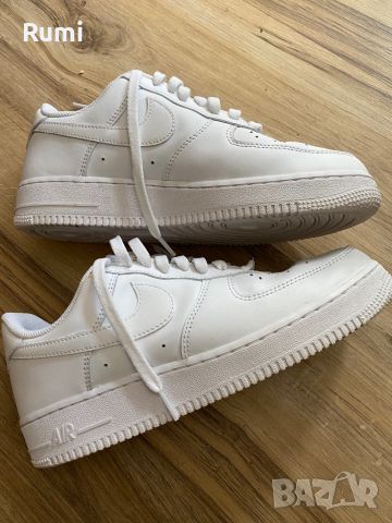 Оригинални кецове Nike Air Force 1 07 Triple White! 41 н, снимка 8 - Кецове - 46247732