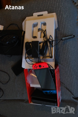 Nintendo Swich oled нинтендо + racing wheel pro deluxe super mario kart с няколко игри и кейс, снимка 3 - Nintendo конзоли - 53590437