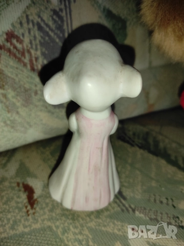 Винтидж монахиня от бисквитена керамика , снимка 2 - Статуетки - 46050655