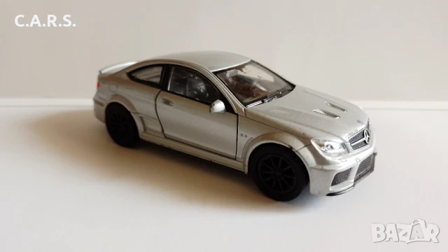 Mercedes-Benz C63 AMG Coupe Welly - Мащаб 1:34-39, снимка 6 - Колекции - 51270378