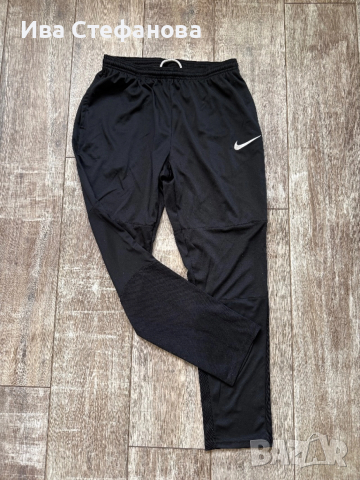 Ново спортно дамско черно долнище спортен панталон Nike nike Найк, снимка 2 - Спортни екипи - 52483997