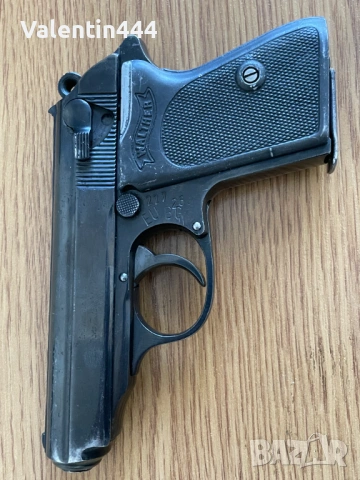 ПИСТОЛЕТ "ВАЛТЕР ППК", кал. 7,65мм - ДЕАКТИВИРАН/ОБЕЗОПАСЕН