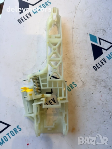 82655Q0000 основа предна лява дръжка от Hyundai I20 1.0i, двигател G3LE 101 кс., автоматик, 5000 км, снимка 2 - Части - 54303159