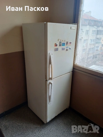 Подарявам Хладилник с фризер Eniem, снимка 2 - Хладилници - 53656487