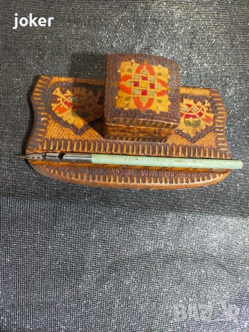 дървен декоративен предмет