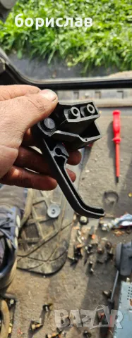 Дръжка за отваряне преден капак за Фолксваген т4, снимка 3 - Части - 49639676