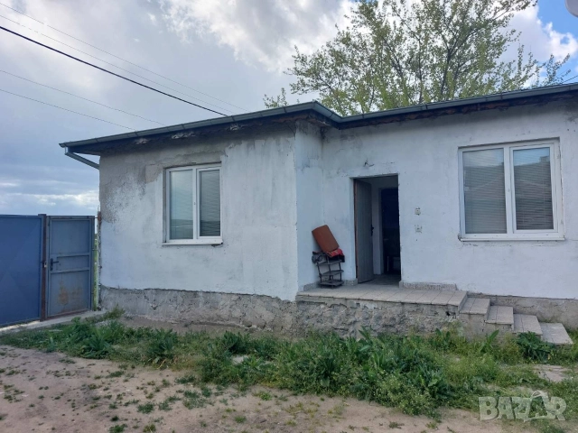 къща в село Труд