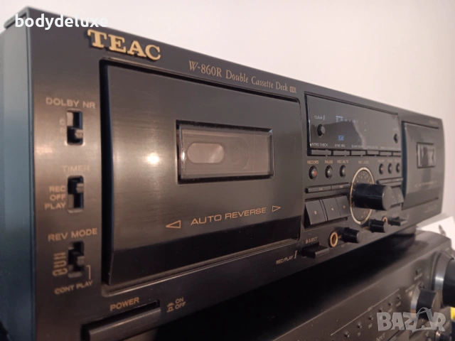 TEAC W-860R риверсивен касетен дек