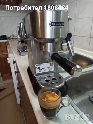 Кафе машина Делонги Дедика с ръкохватка крема диск работи перфектно и прави невероятно кафе  , снимка 3 - Кафемашини - 51392915