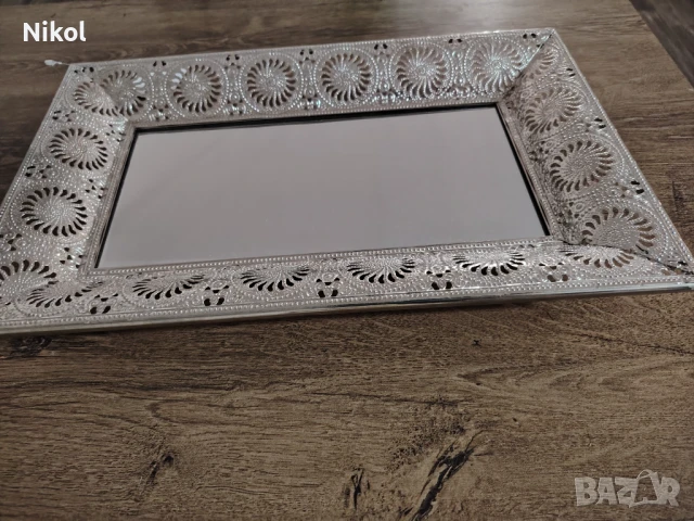 Поднос от метал и стъкло