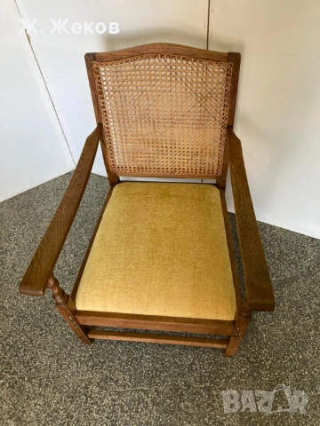 Класически дървен фотьойл с ратанова облегалка, снимка 4 - Дивани и мека мебел - 53632940