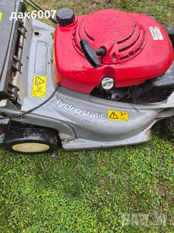 Бензинова самоходна косачка Honda HRB 475 с кош, снимка 2 - Градинска техника - 53666447