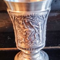 Старинна чаша - Ваза - сребро и цинк с различни гравюри от живота на германската манифактура., снимка 1 - Вази - 45250775