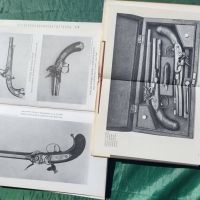 Два справочника за кремъчни и капсулни пистолети, снимка 1 - Енциклопедии, справочници - 45210370