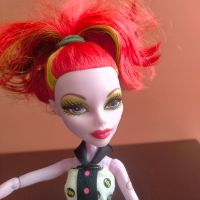 Колекционерска кукла Monster High Operetta Skultimate Roller Maze  Mattel 2011, снимка 9 - Колекции - 45147073