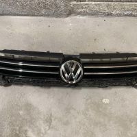 Решетка VW Caddy/Touran 2010-2018, снимка 1 - Части - 45238736