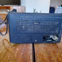 Старо радио,радиоприемник Кварц 302, снимка 3 - Антикварни и старинни предмети - 45254430