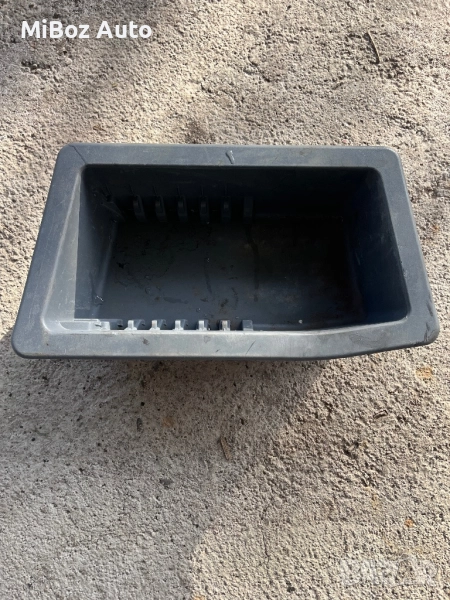 Кутийка багажник БМВ Е90 BMW, снимка 1