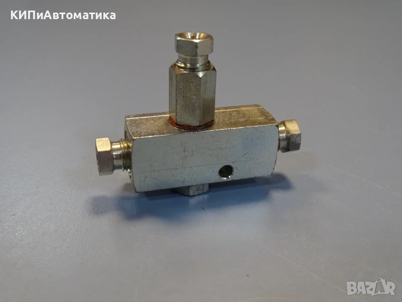 хидравлична Т-образна разклонителна кутия за импулсно мазане VOGELE 44-2576-6010, снимка 1