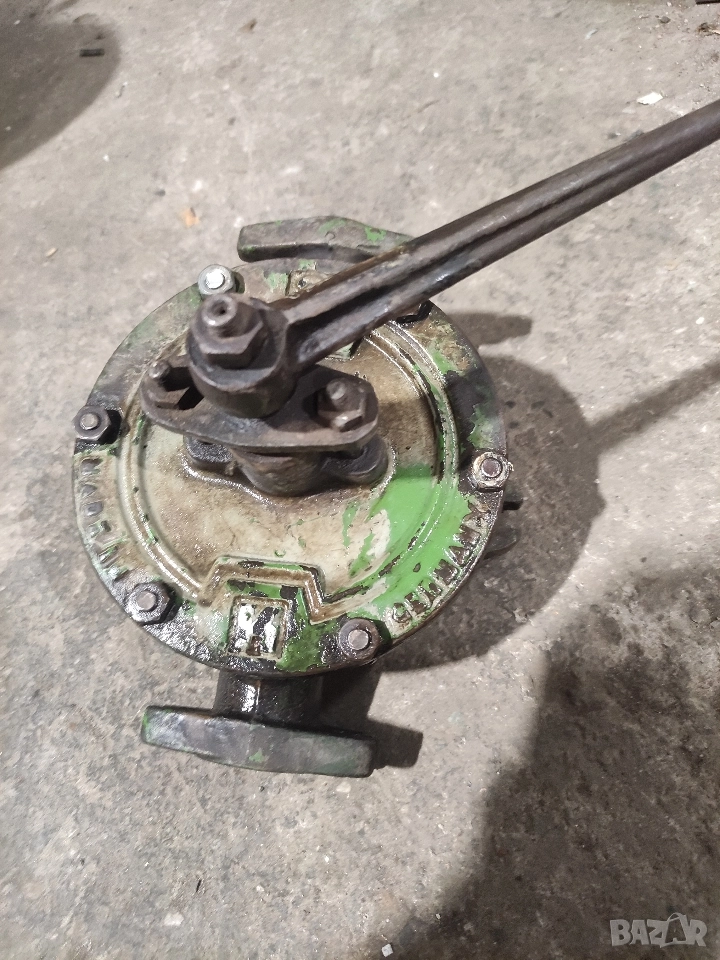 Ретро Немска Ръчна Крилчата Помпа (Чугунена), снимка 1