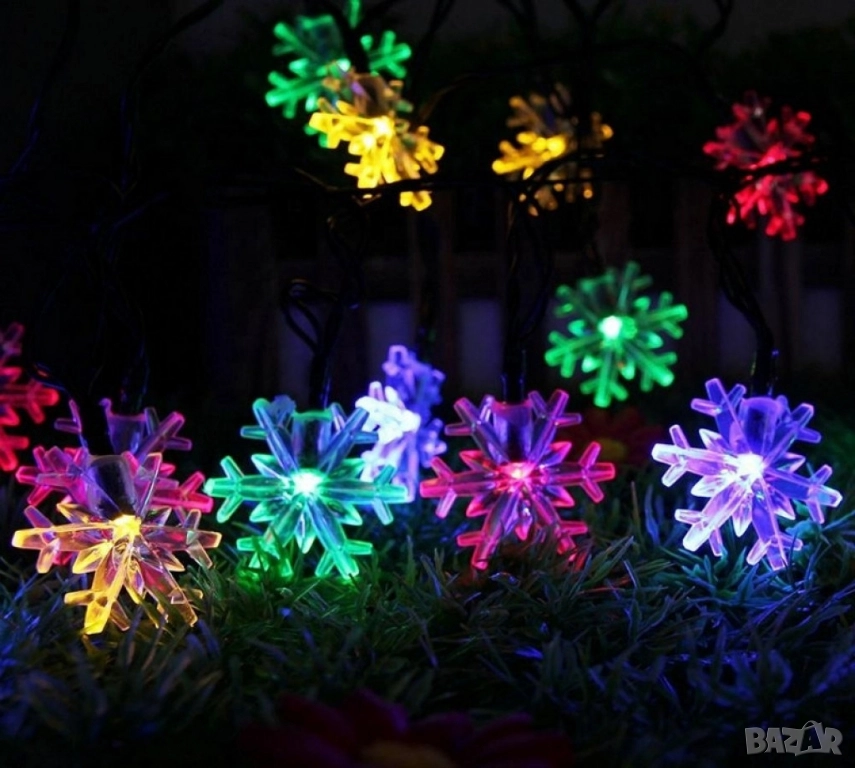 Многоцветни коледни LED лампички със снежинки с щепсел - Многоцветни, дължина - 5м ,28бр лампички., снимка 1
