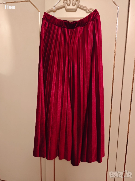 Пола панталон от червено кадифе, снимка 1