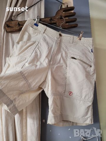Дамски къси панталони Fjallraven

бежеви къси гащи- 40 размер, снимка 12 - Къси панталони и бермуди - 46443350