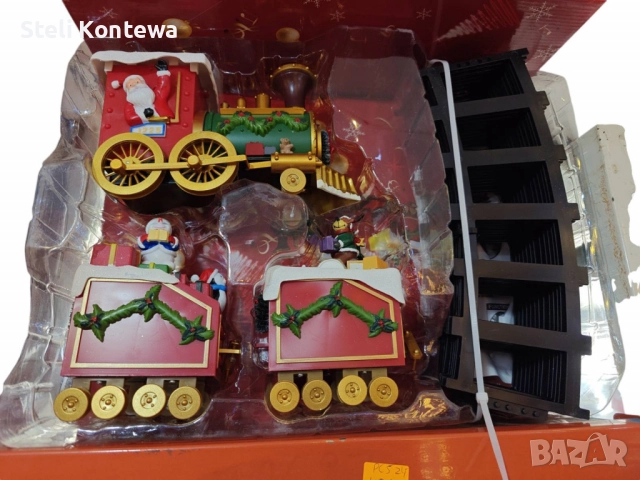 Светещо и музикално коледно влакче с релси