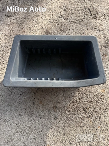 Кутийка багажник БМВ Е90 BMW