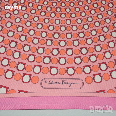 Salvatore Ferragamo розов шал естествена коприна принт Gancini, снимка 2 - Шалове - 51218795