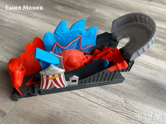 писта дракон Hot Wheels, снимка 3 - Коли, камиони, мотори, писти - 47193996