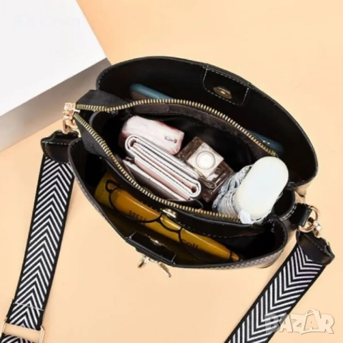 💕Дамска чанта с висулка - пеперуда, снимка 5 - Чанти - 53562840