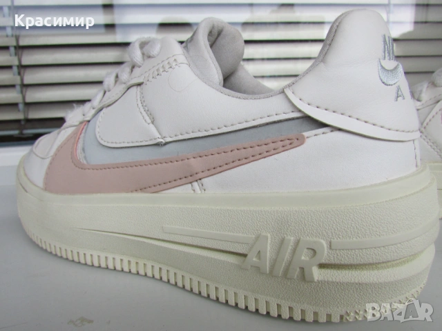 Дамски маратонки Nike Air Force 1 PLT.AF.ORM  , снимка 3 - Маратонки - 54020914