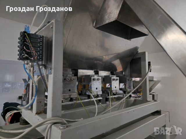 Вертикална пакетираща машина (VFFS) – реновирана, отлично състояние, снимка 16 - Индустриална техника - 52997481