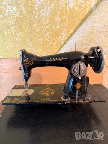 Стара шевна машина union + стойка ( метални крака)