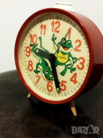 Стар механичен будилник, настолен часовник, снимка 3 - Антикварни и старинни предмети - 50800573