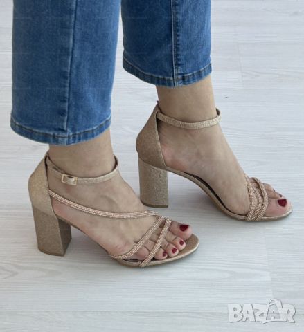 Грациозни дамски сандали с ток и бляскави елементи, снимка 2 - Сандали - 45226848