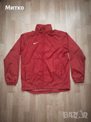 Водоустойчиво яке / ветровка NIKE, снимка 2 - Якета - 45112322