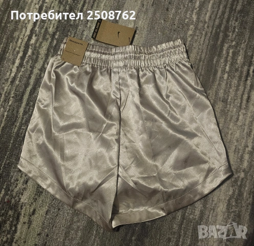 Nike оригинални панталонки , снимка 11 - Къси панталони и бермуди - 53003521