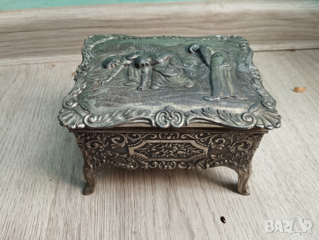 Посребрена барокова кутия за бижута, снимка 1 - Антикварни и старинни предмети - 45023800