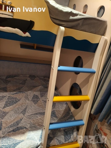 Детско двуетажно легло, ъглов гардероб и бюро с подвижна поставка за компютър, снимка 2 - Спални и легла - 53734960
