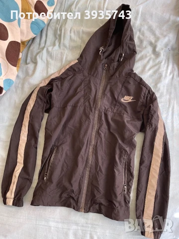 Nike яке горница спортна , снимка 2 - Спортни дрехи, екипи - 50503009